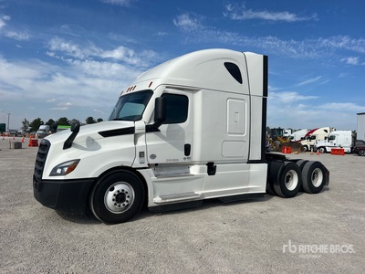 2020 Freightliner Cascadia 126 6x4 T/A Sleeper Truck Tractor