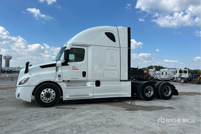 2021 Freightliner Cascadia 126 6x4 T/A Sleeper Truck Tractor