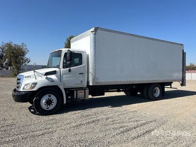 2017 Hino 338 4x2 Furgonetka
