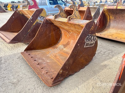 Brandt 66 in Q/C Cleanup Excavator Bucket - Fits John Deere 250/290