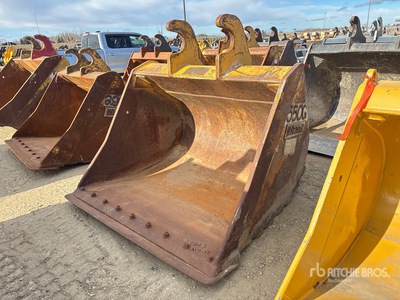 Brandt 70 in 3 cyd Q/C Cleanup Excavator Bucket - Fits John Deere 350G
