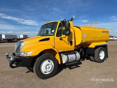 2018 International 4300 2000 gal 4x2 Water Truck