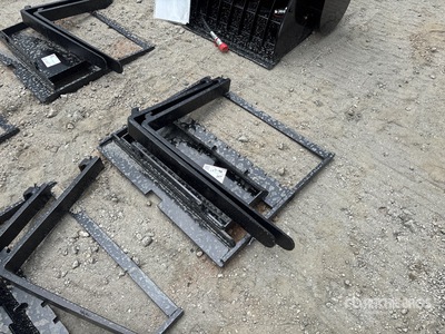 2025 GIYI GY-DHC Skid Steer Forks (Unused)