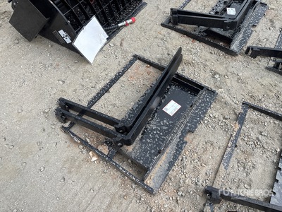 2025 GIYI GY-DHC Skid Steer Forks (Unused)