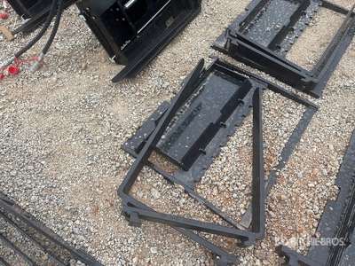 2025 GIYI GY-DHC Skid Steer Forks (Unused)