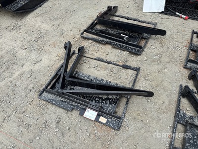 2025 GIYI GY-DHC Skid Steer Forks (Unused)
