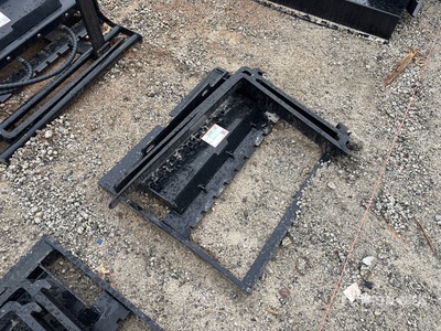 2025 GIYI GY-DHC Skid Steer Forks (Unused)
