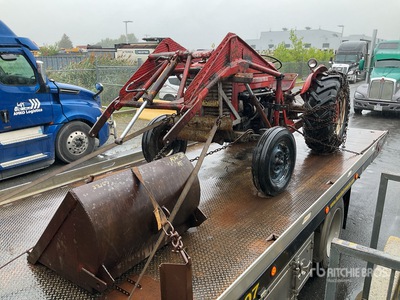 1960 Massey Ferguson MF50 Antique Tractor (Inoperable)