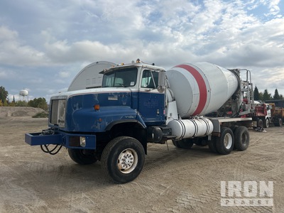 1997 International 5000 6x6 Betoniera