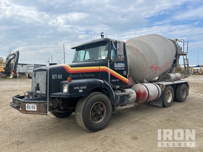 1992 Volvo/GM WG 6x4 Camion malaxeur