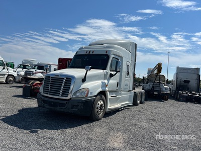 2015 Freightliner Cascadia 125 6x4 Ciągnik siodłowy T/A z kabiną sypialną