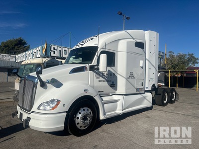 2019 Kenworth T680 CNG 6x4 T/A Sleeper Truck Tractor