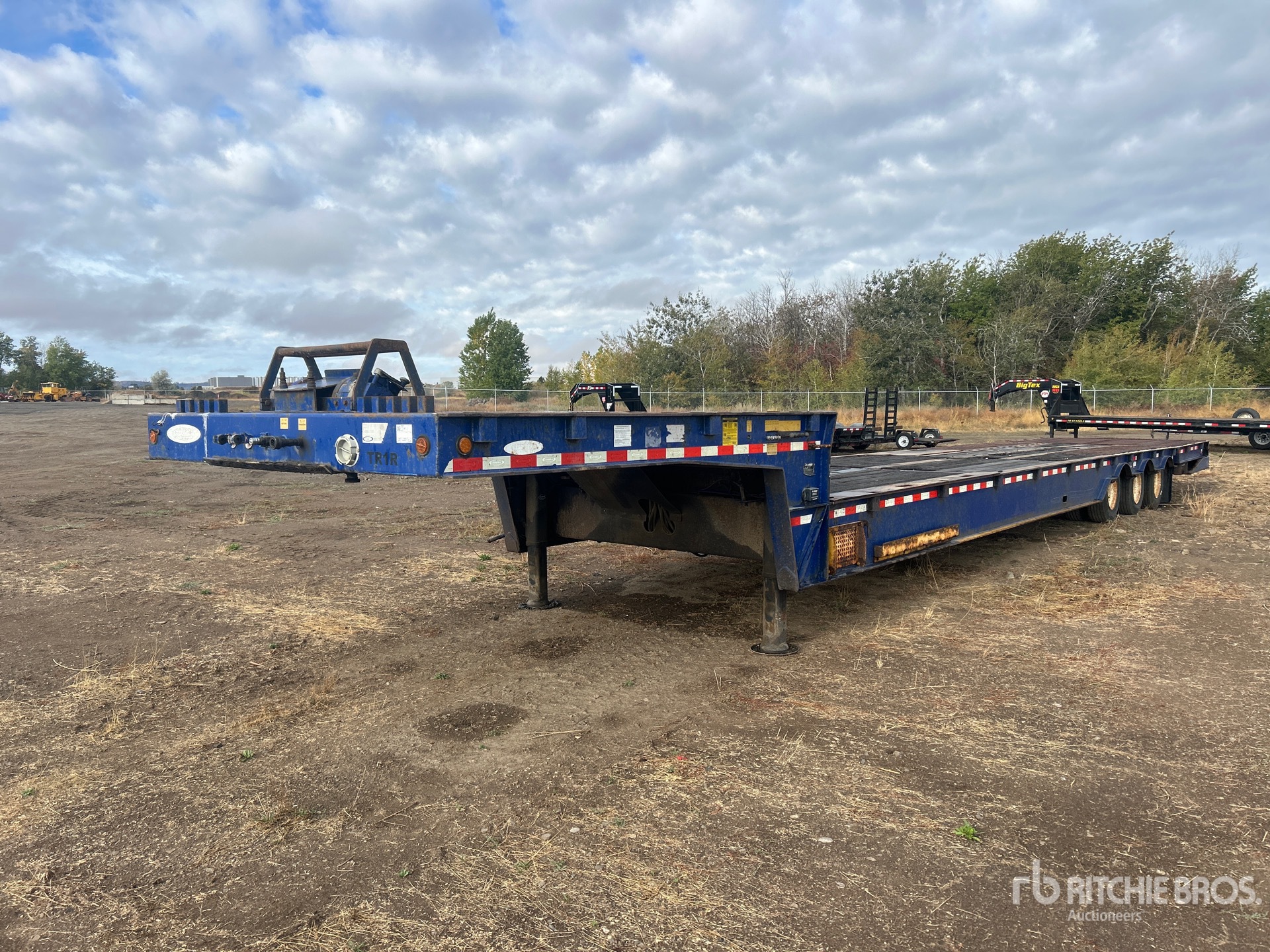 2013 Ledwell LW53HT3-53-PB10 53 ft Tri/A Hydraulic Tail Trailer