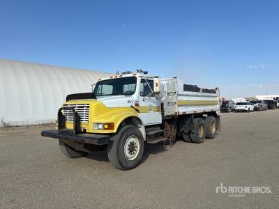1993 International 4900 6x4 Autocarro ribaltabile 2 assi