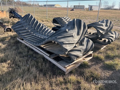 Quantity of (4) Camoplast Sporen - Fits Versatile DT550