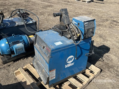 Miller Deltaweld 302 300 A MIG Electric Welder