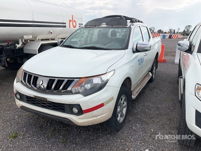 2017 Mitsubishi L200 4x4 Crew Cab Camioneta / Ute