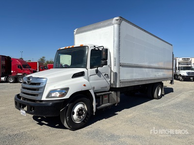 2020 Hino 338 4x2 Van Truck