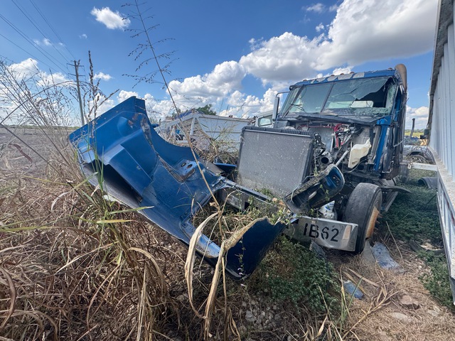 2016 Freightliner Coronado 122 6x4 T/A Day Cab Truck Tractor (Inoperable)