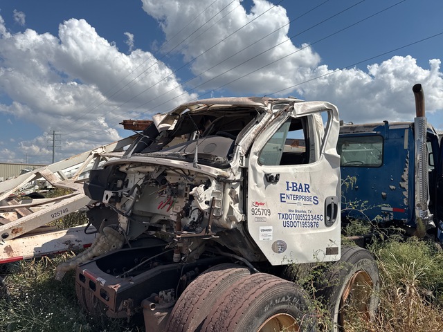 2020 Freightliner 108SD T/A Day Cab Truck Tractor (Inoperable)