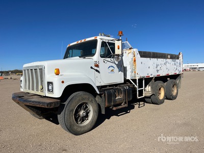 1995 International 2574 6x4 T/A Camión dumper