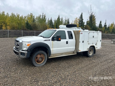 2011 Ford F-450 4x4 Extended Cab Utility Truck