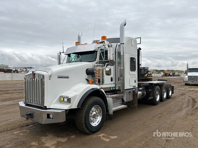 2011 Kenworth T800 8x6 Sleeper Winch Truck