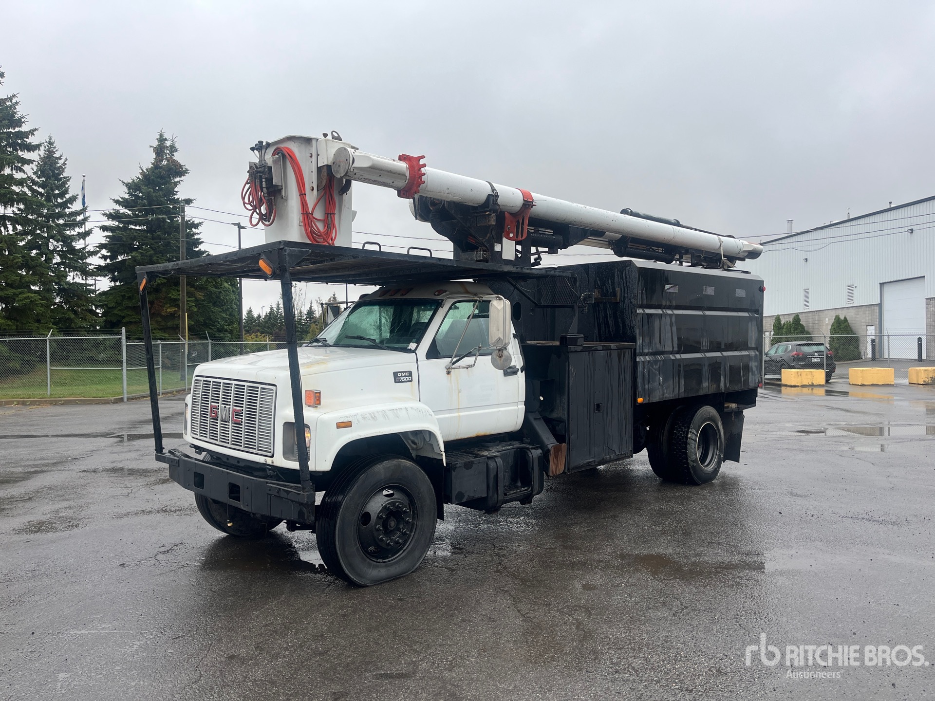 Altec LR-III-55 46 ft on 2001 GMC C7500 4x2 Bucket Truck
