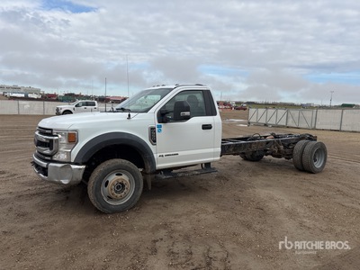 2022 Ford F-550 XLT 4x4 الكابينة والهيكل