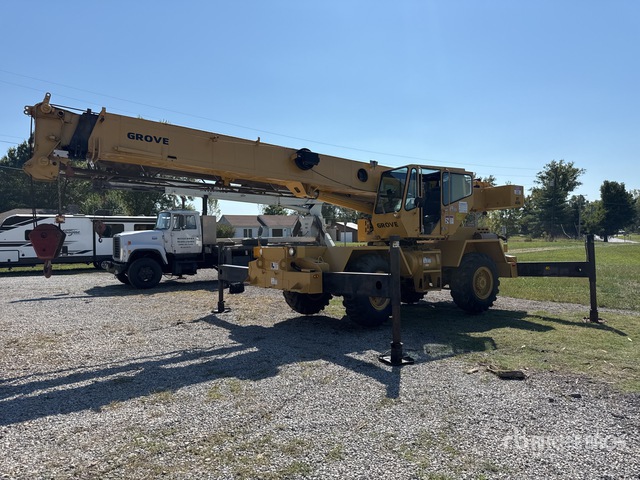 1990 Grove RT422 22 ton 4x4 Rough Terrain Crane | Ritchie Bros. Auctioneers