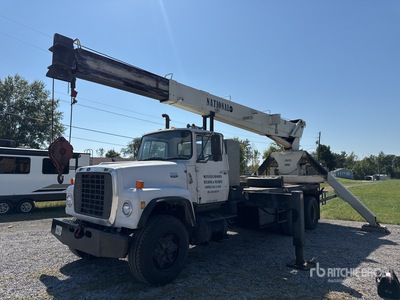 National 875 34000 lb Straight Boom on 1985 Ford LT8000 6x4 National شاحنة رافعة