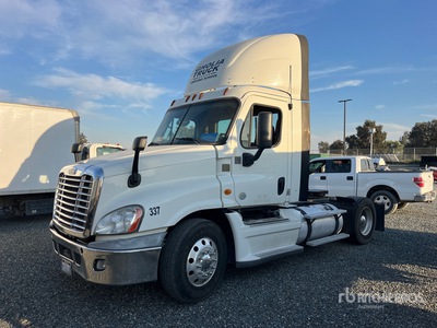 2014 Freightliner Cascadia 125 4x2 Cabeza Tractora Cabina Corta