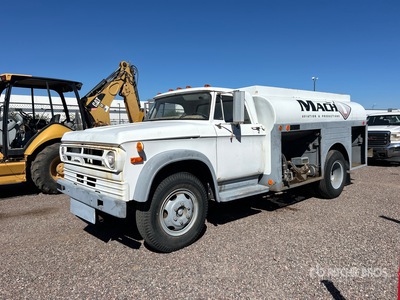 1971 Dodge 4x2 Fuel Truck