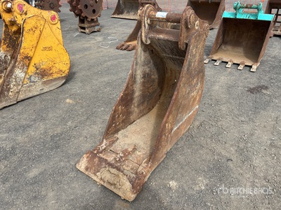 ECH 600 mm Q/C Cleanup Excavator Bucket