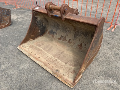 1800 mm Q/C Cleanup Excavator Bucket - Fits 20 ton