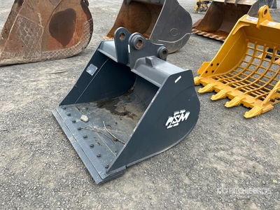 PSM 46 in Cleanup Backhoe Rear Bucket - Fits John Deere 710P (Unused)
