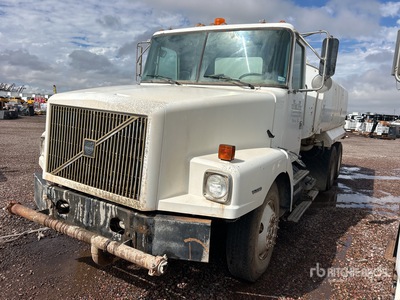 1998 Volvo WG 4000 gal 6x4 散水車 (Inoperable)