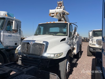 2004 Altec TA40 40 ft on 2004 International 4200 4x2 Piattaforma autocarrata (Inoperable)