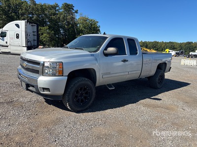 2011 Chevrolet Silverado 1500 4x4 Extended Cab Pickup
