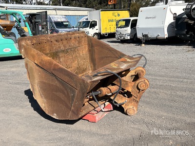Turners Engineering 1920 mm Q/C Hydraulic Tilting Graafmachine Bak