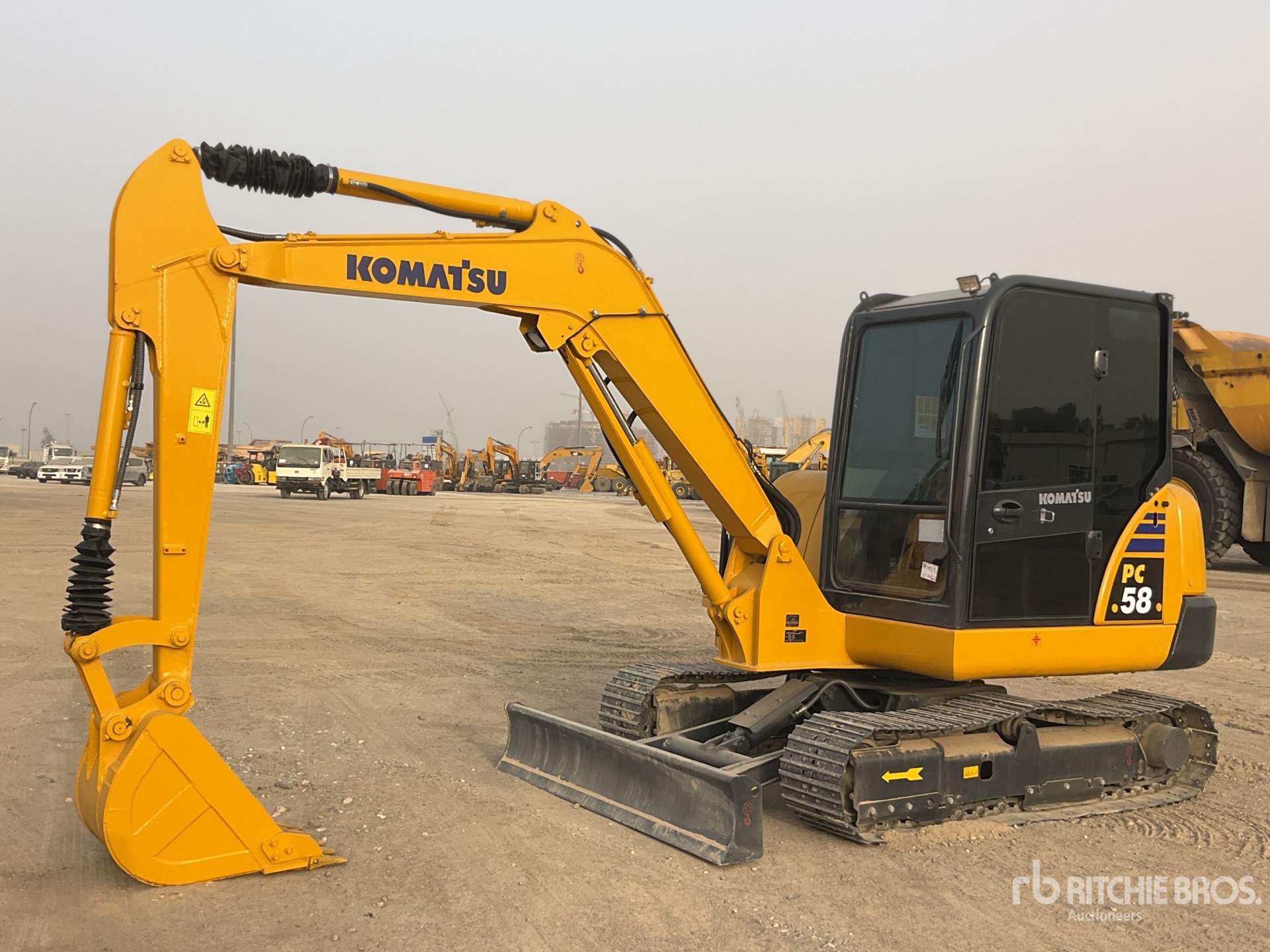 2022 Komatsu PC58-8 を見 Mini Excavator