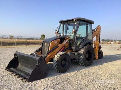 2016 Case 851EX-SS 4x4 Retroexcavadora / Graaflaadmachine