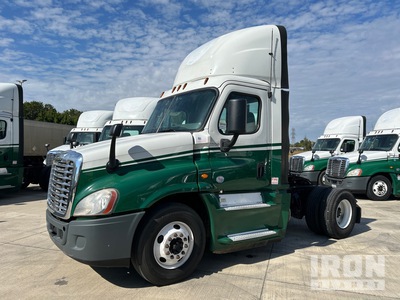 2017 Freightliner Cascadia 125 4x2 S/A Day Cab Truck Tractor