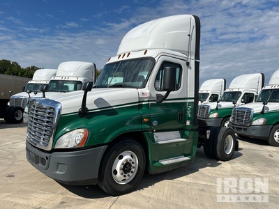 2017 Freightliner Cascadia 125 4x2 S/A Day Cab Truck Tractor