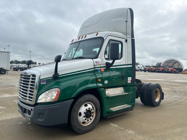2018 Freightliner Cascadia 125 4x2 S/A Day Cab Truck Tractor