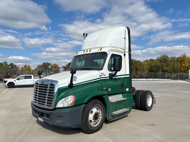 2018 Freightliner Cascadia 125 4x2 S/A Day Cab Truck Tractor