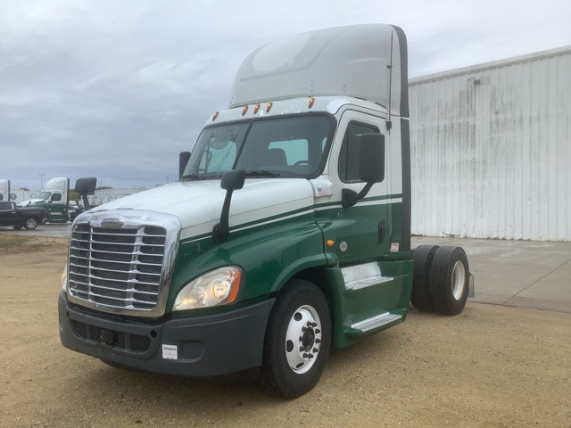 2018 Freightliner Cascadia 125 4x2 S/A Day Cab Truck Tractor 2018 Freightliner Cascadia 125 4x2 S/A Day Cab Truck Tractor