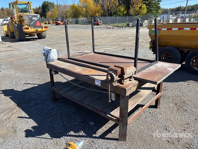 Quantity of (2) Tables Varios, tienda, almacen, consumidor