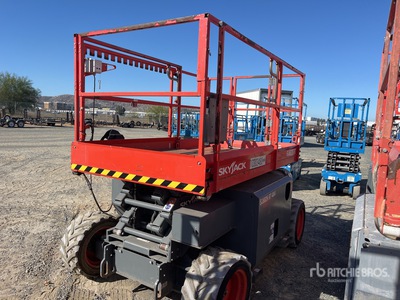 2020 Skyjack 6826RT 4x4 Dual Fuel Scissor Lift