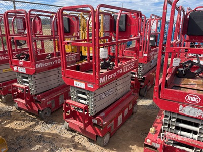 2019 MEC Micro 19 Electric Scissor Lift